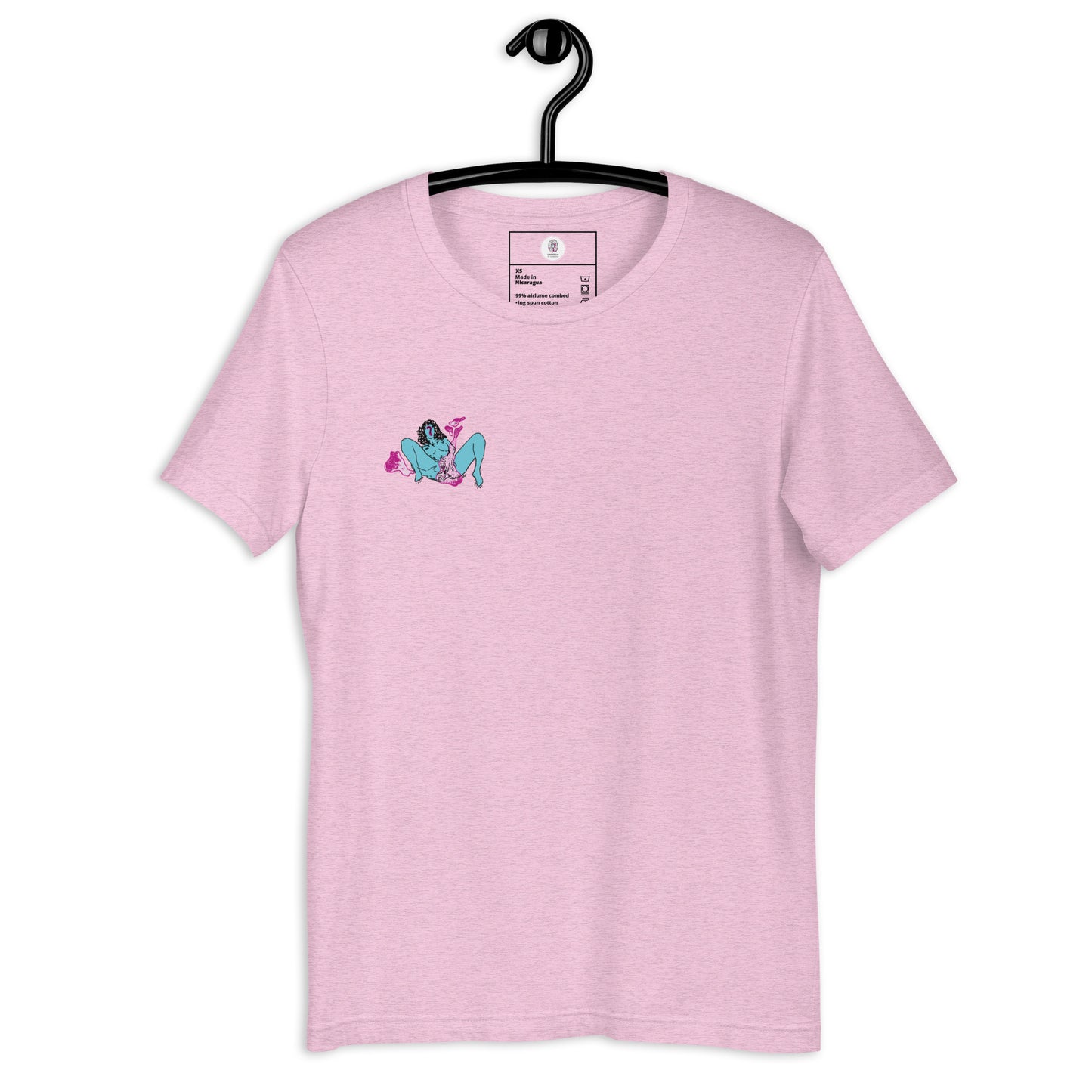 Camiseta unisex rosa, con ilustración pequeña y discreta de mujer con tono celeste